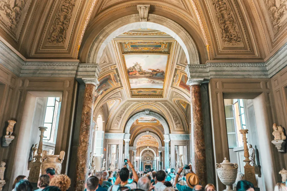 interior-shot-museums-vatican-city