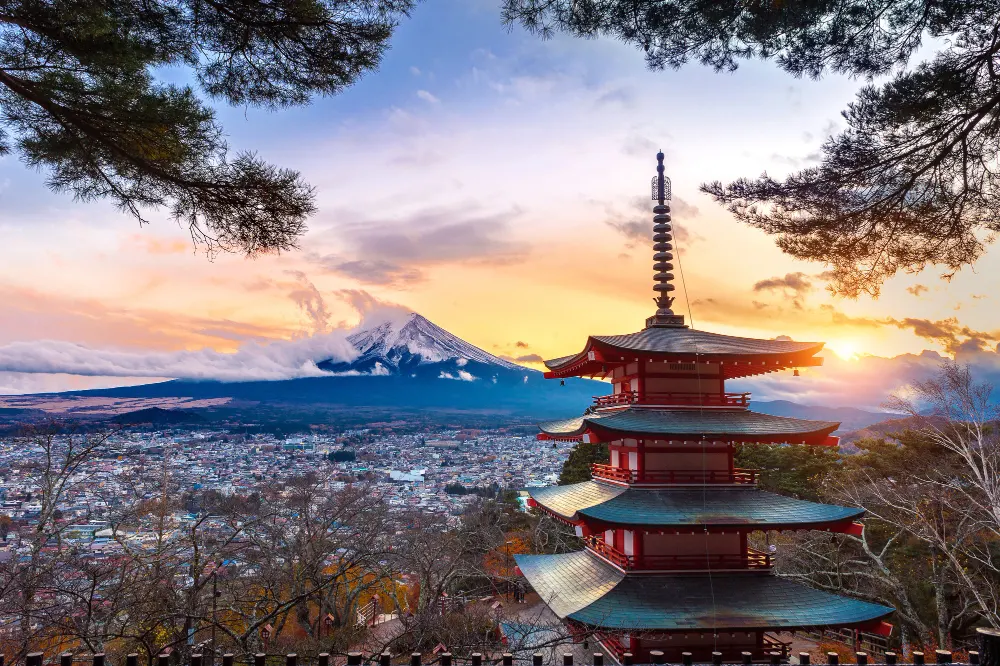 beautiful-landmark-of-fuji-mountain-and-chureito-pagoda-at-sunset-japan