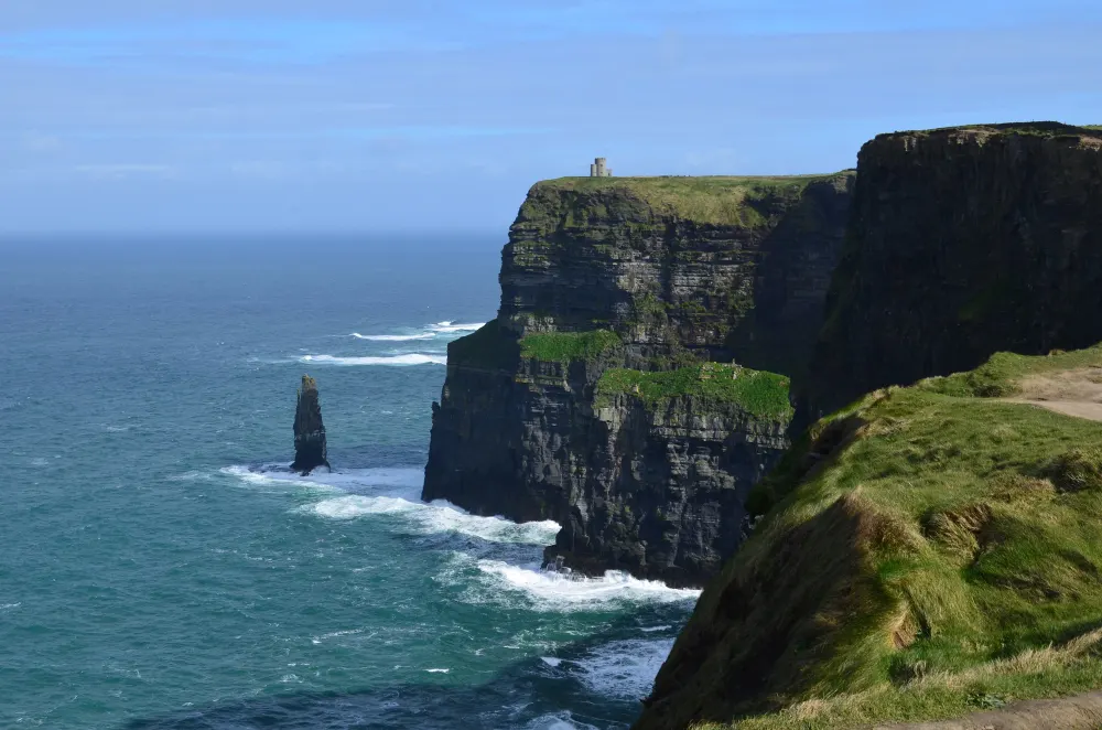 beautiful-view-of-the-cliffs-of-moher-in-ireland-county-clare