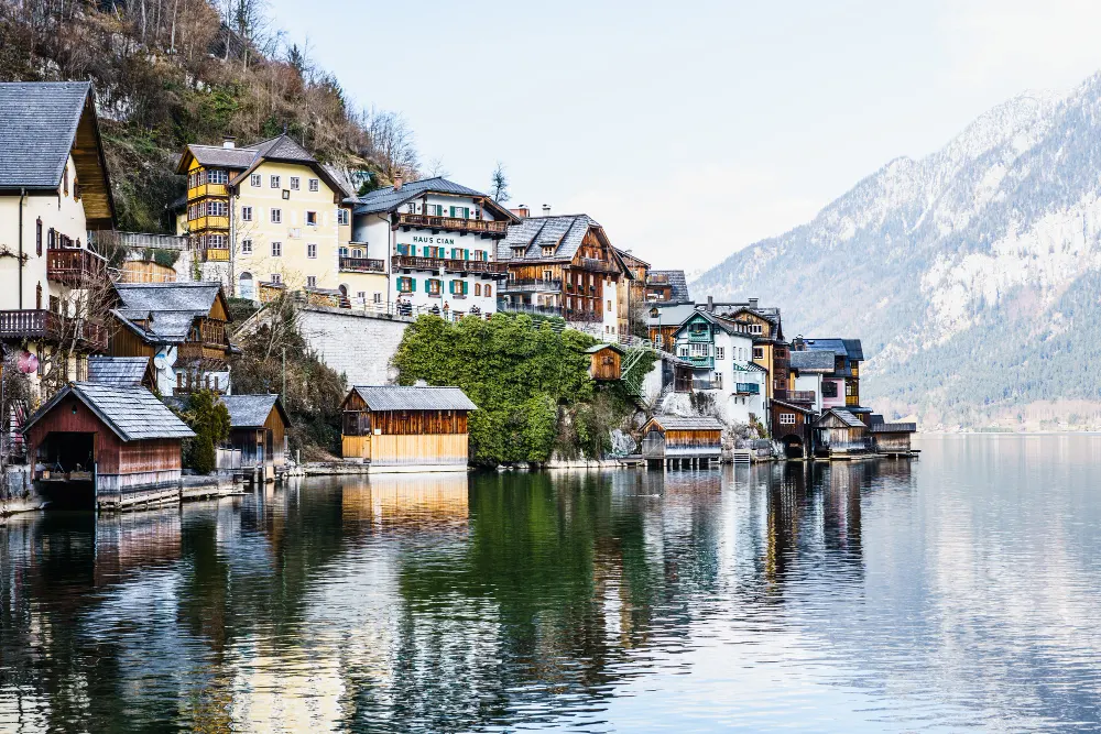 beautiful-village-of-hallstatt-in-the-salzkammergut-region-austria