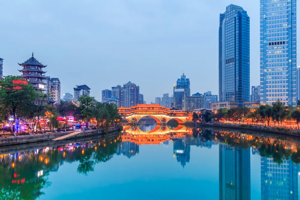 chinese-tourist-place-river-skyline