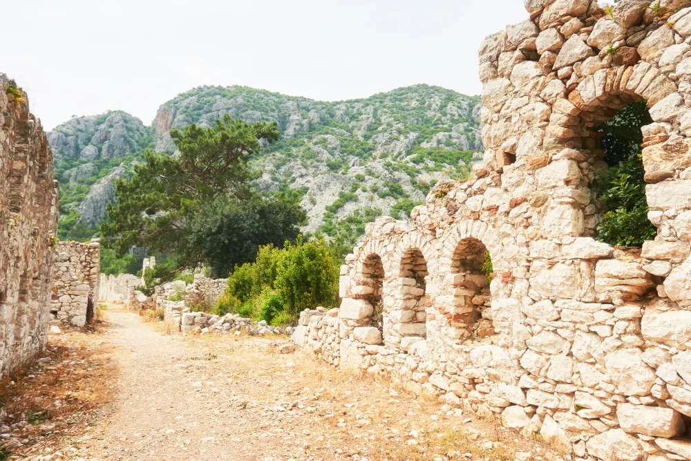 city-walls-in-the-ruins-of-troy-turkey