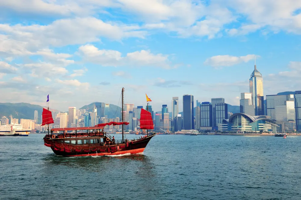 hongkong-red-cruise