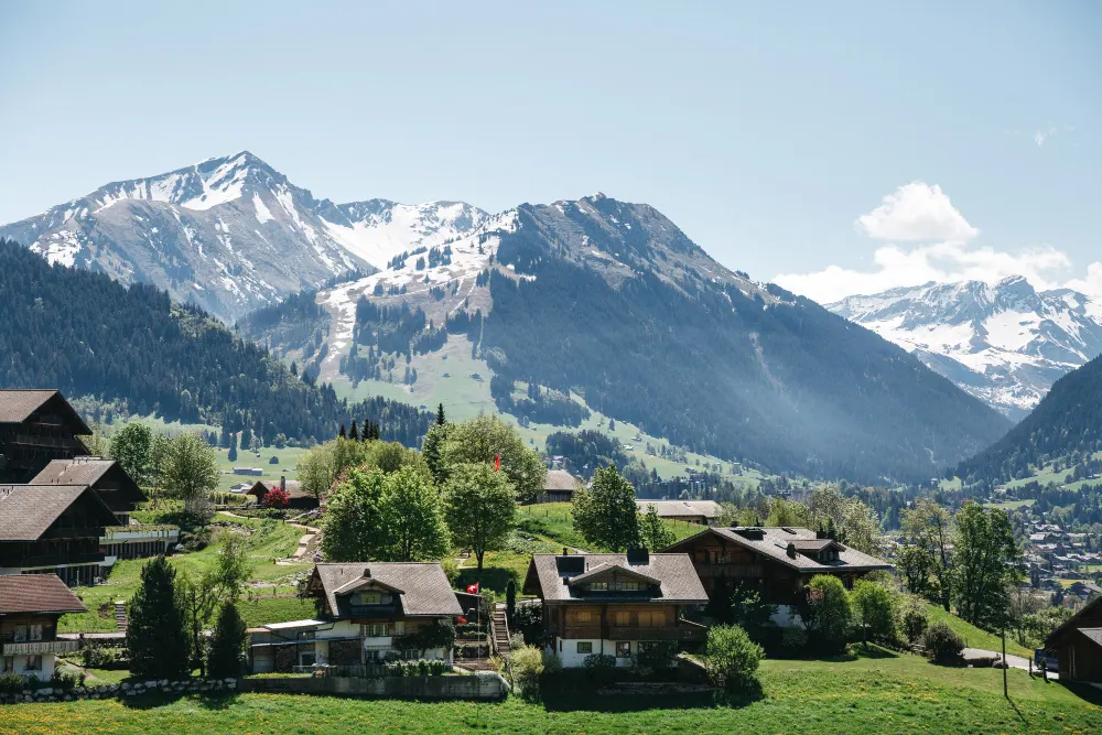 swiss-village-on-beautiful-mountains-austria