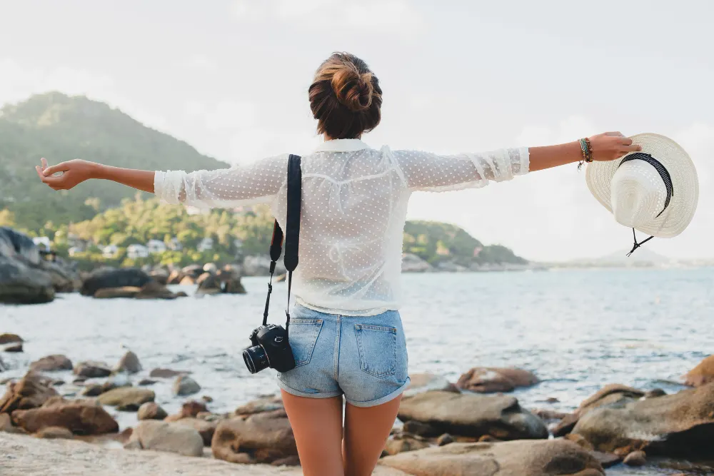 young-beautiful-hipster-woman-on-summer-vacation-in-asia