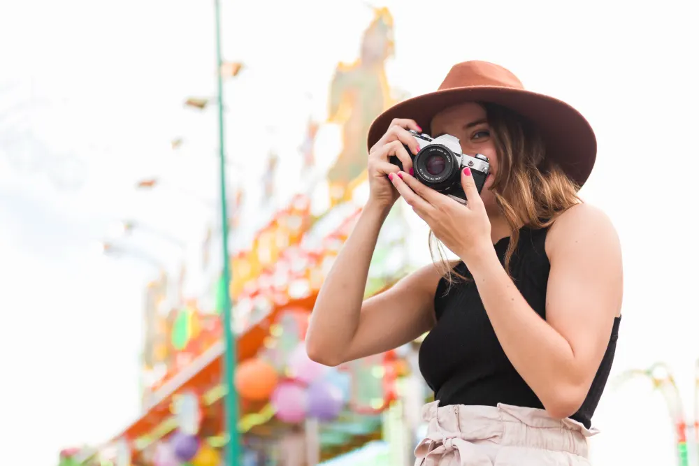 young-girl-having-fun-in-the-amusement-park