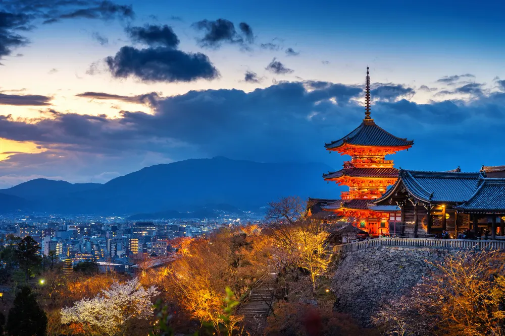 beautiful-kyoto-city-temple-twilight-japan