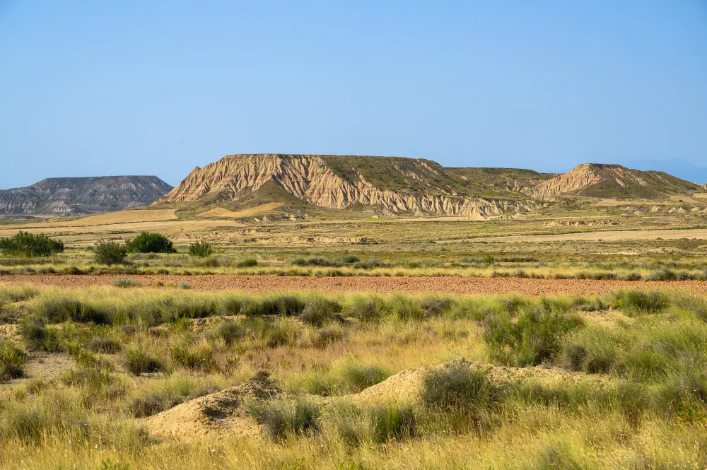 beautiful-shot-bardenas-reales-semi-desert-natural-region-spain