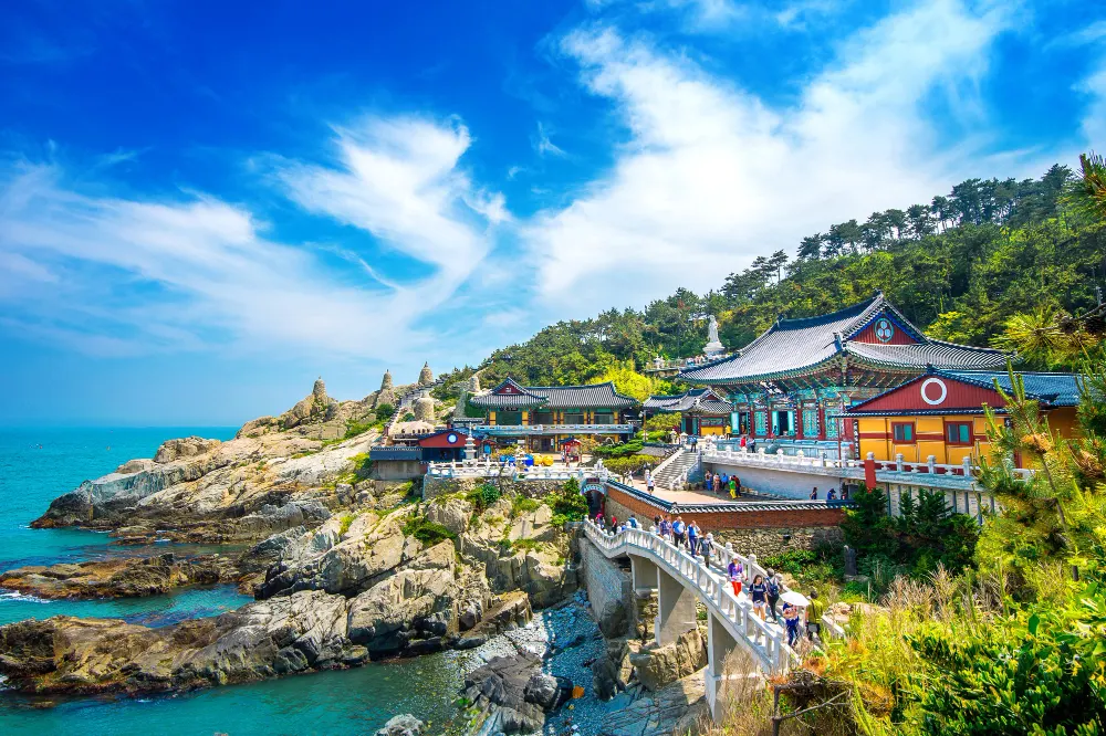 haedong-yonggungsa-temple-haeundae-sea-busan-buddhist-temple-busan-south-korea