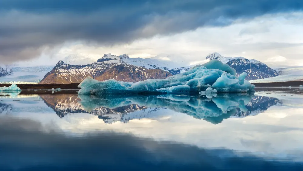 ice-bergs-jokulsarlon-glacial-lake-iceland