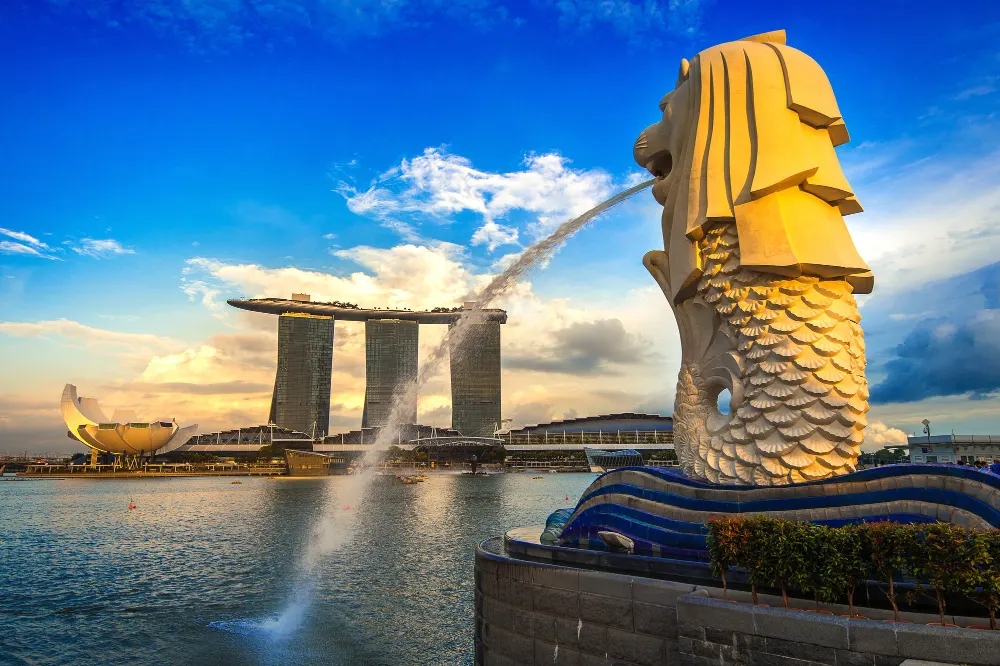 merlion-statue-cityscape-singapore