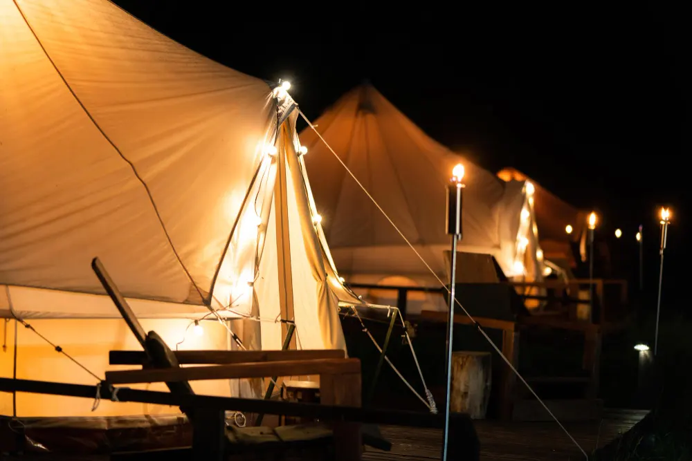 tents-glamping-night