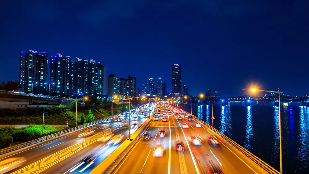 beautyful-of-traffic-in-seoul-at-night