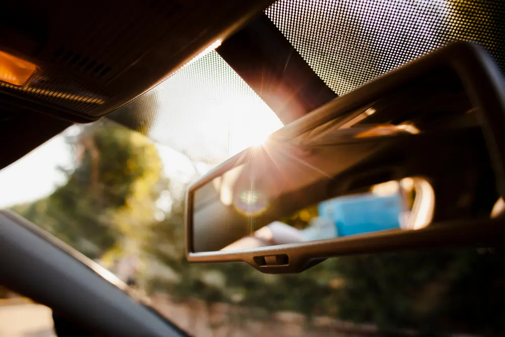 closeup-rearview-mirror-in-a-car