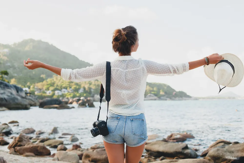 girl-back-shot-at-the-beach