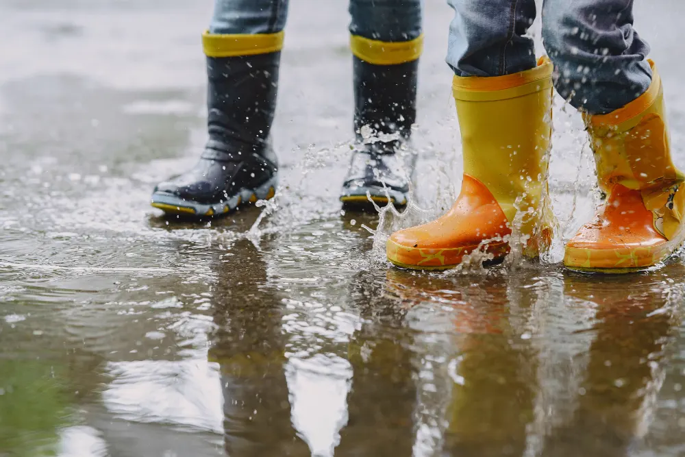 kids-in-rain-boots