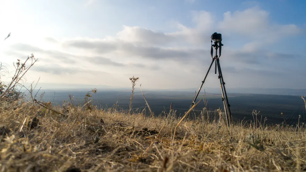 magnificient-nature-view-with-camere