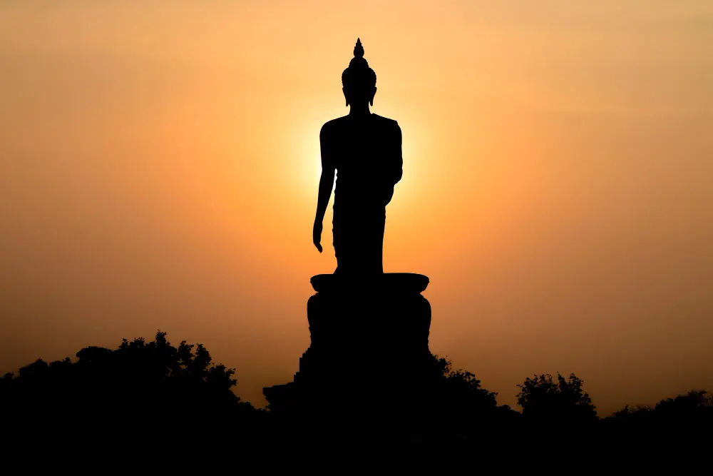 statue-of-buddha-at-sunset-silhouette