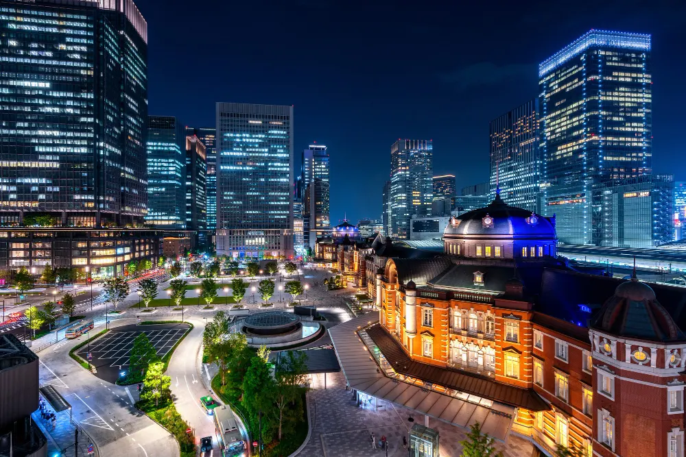 tokyo-railway- station-and-business-district-building-at-night-japan