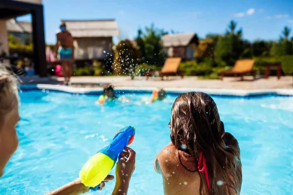 couple-playing-water-gun