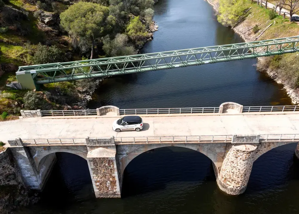 transport-concept-with-car-bridge