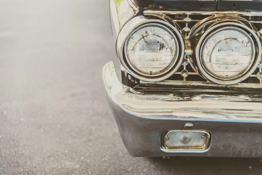 headlight-lamp-of-vintage-classic-car