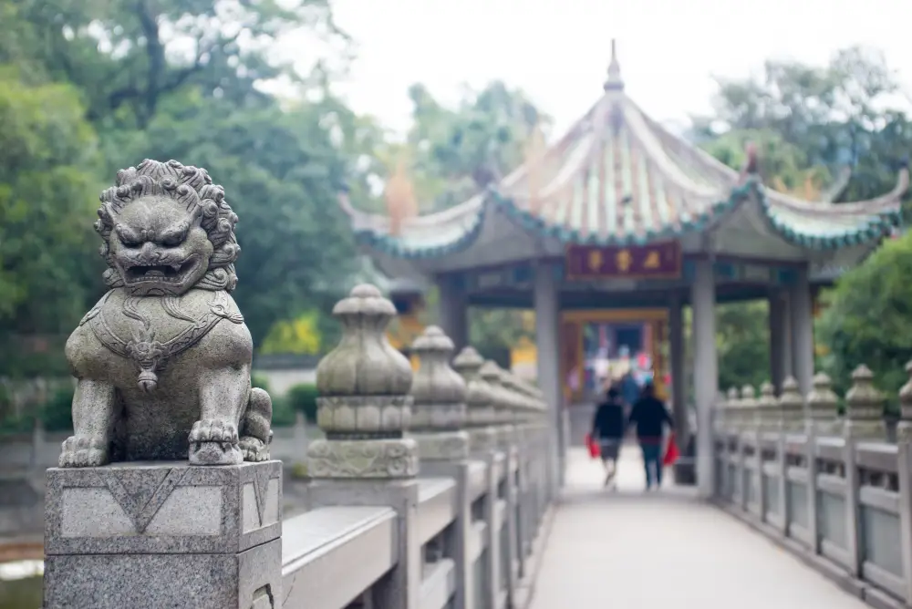 bridge-of-a-sculture-lion