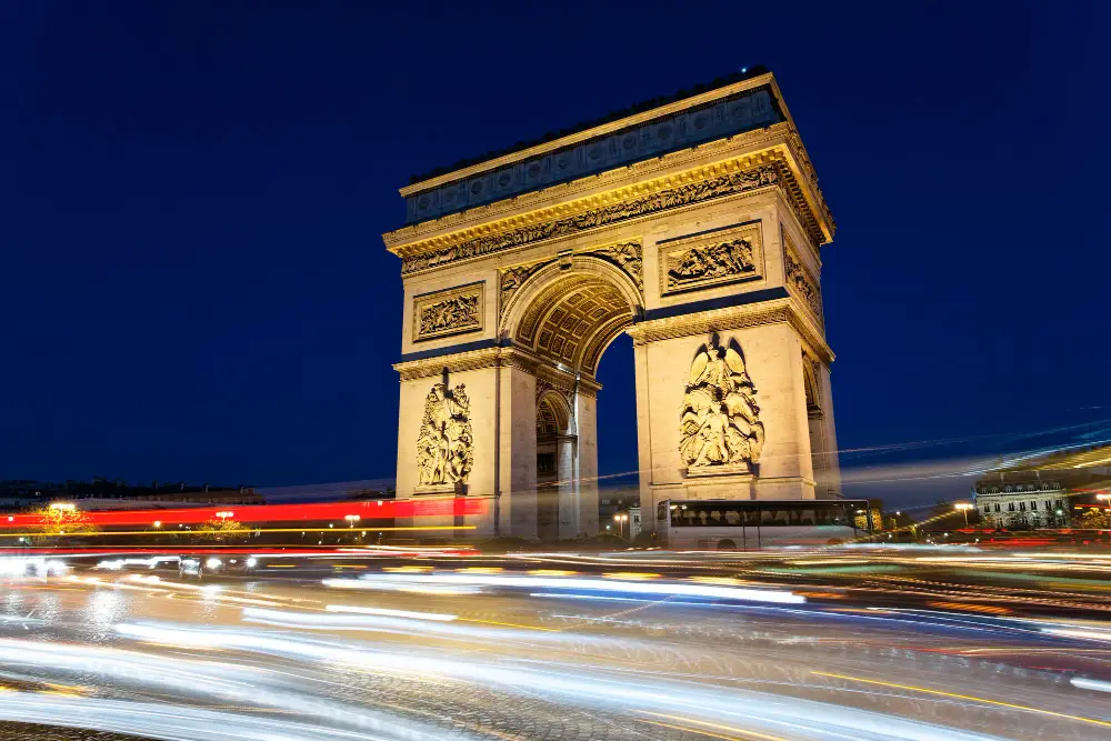 Arc-de-Triomphe-by-night