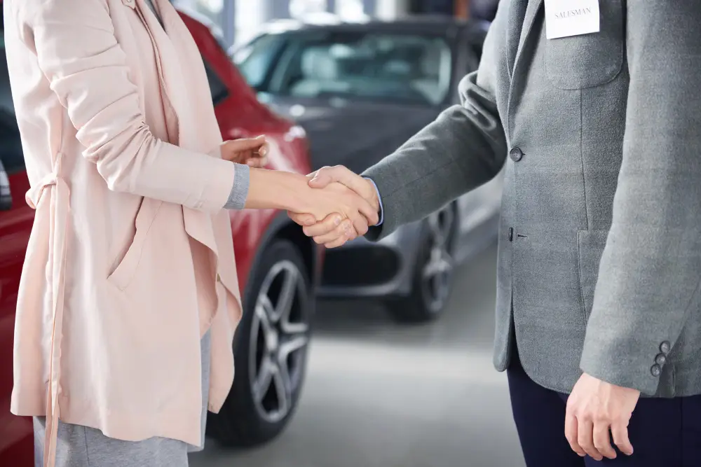 Handshake-with-car