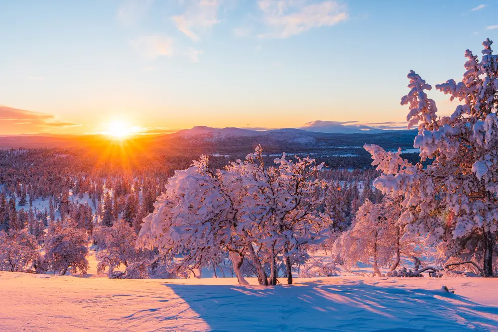 snow-during-sunset-in-Norway